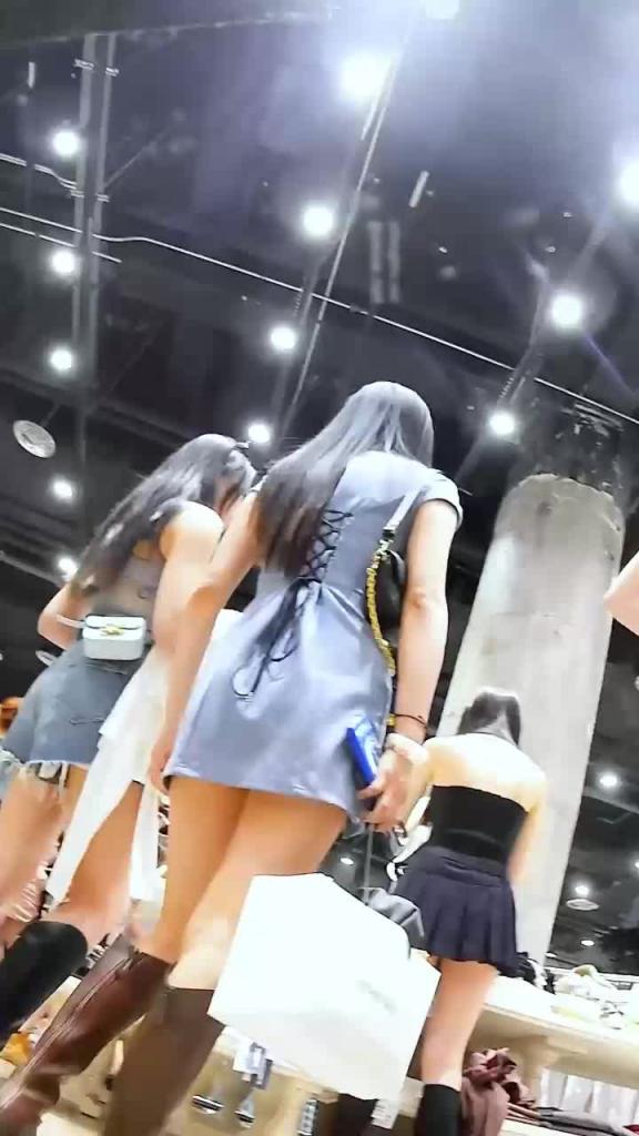 极品旗袍靓女全程翘起屁股性感骚内尿湿了 预览截图 9