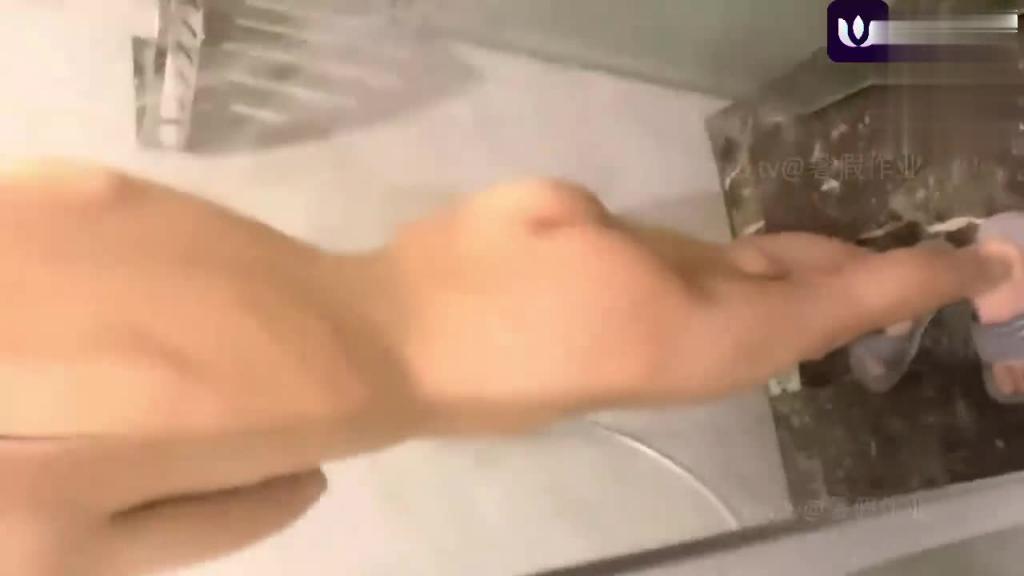 【高中生淫乱】校花学妹高三辍学后,背着父母2男2女宿舍淫乱赚零花钱! 预览截图 12