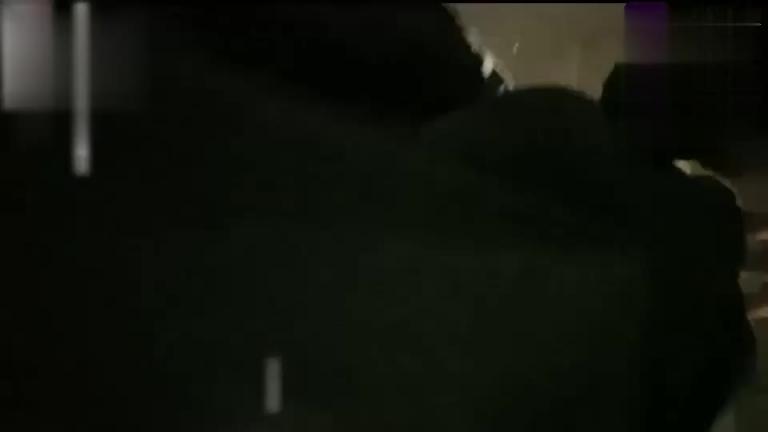 【双飞小处男】跟同桌喝奶茶失了童子身,被姐姐教双插 预览截图 2