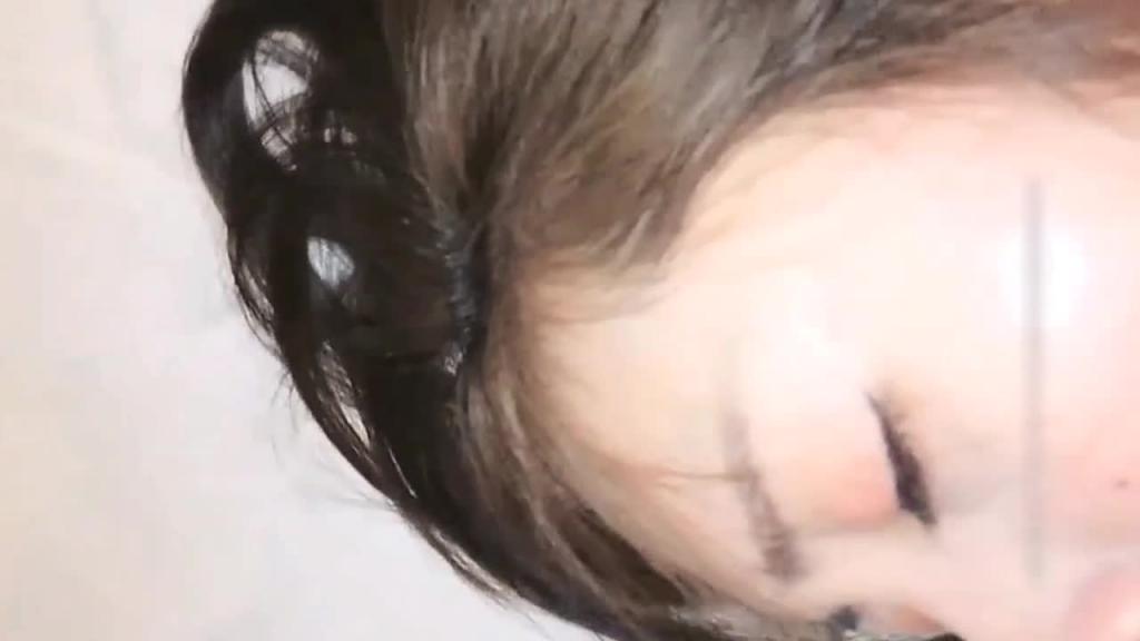 【酒吧搭讪】醉酒可爱人妻眼神迷离，无套爆浆舔逼拉丝！ 预览截图 9