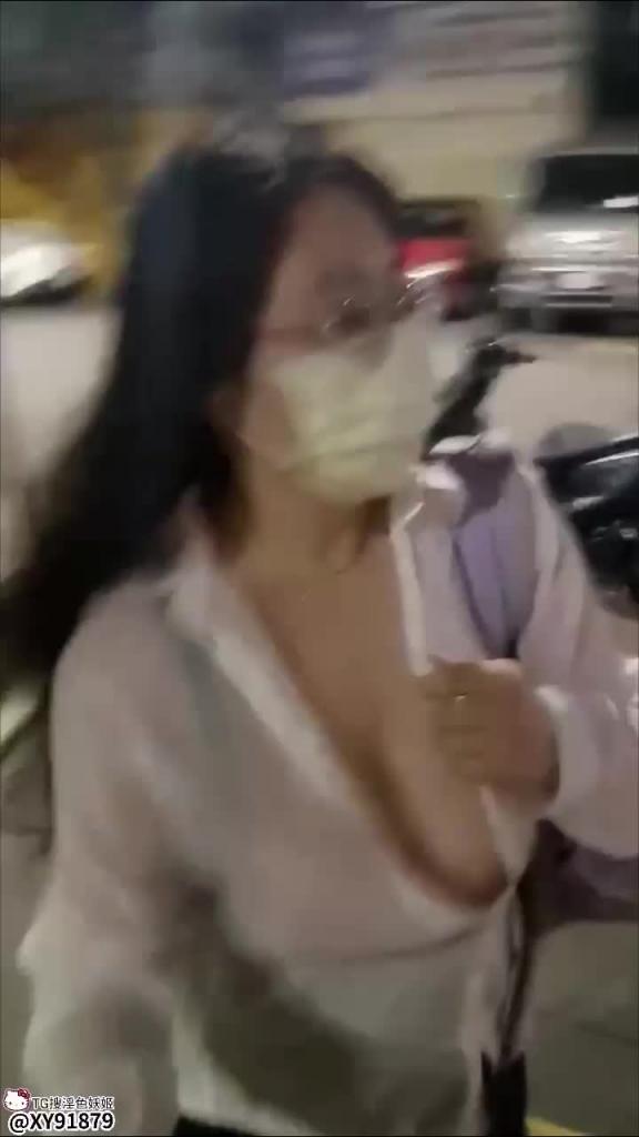 老师的G奶太顶了这也太反差,翰林小学语文老师,被爆下班路上不检点 预览截图 7