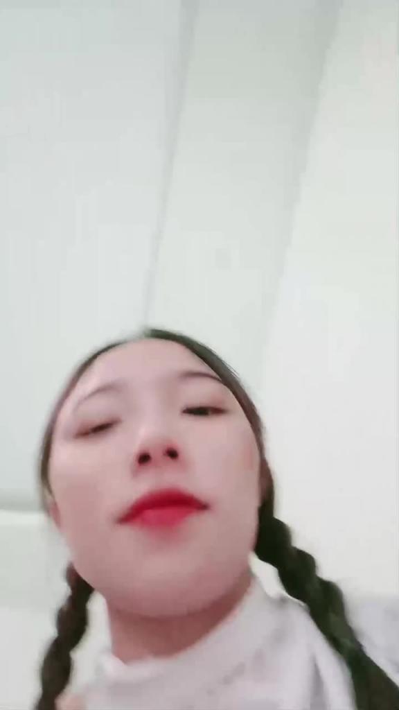 风骚女仆小婊妹全程露脸跟小哥激情啪啪口交大鸡巴舔蛋蛋样子好骚无毛白虎逼激情上位让小哥压在 预览截图 2