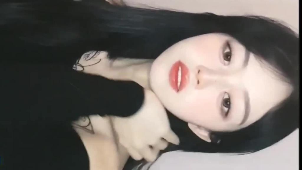 极品00后抖音网红美女嫩模奶瓶反差视频流出 预览截图 10