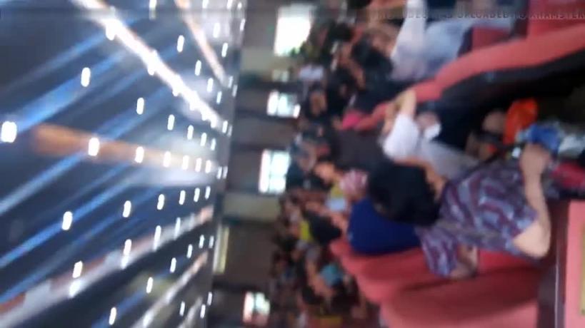 【偷拍】学校大礼堂偷拍班主任裙底,没想到竟然发现有水啊 预览截图 10