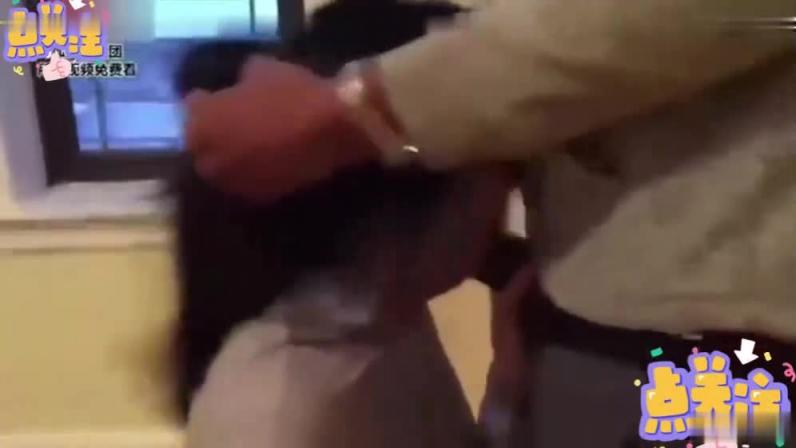 6p群交换妻!找个黑人操自己老婆!黑人舔逼就是厉害! 预览截图 2