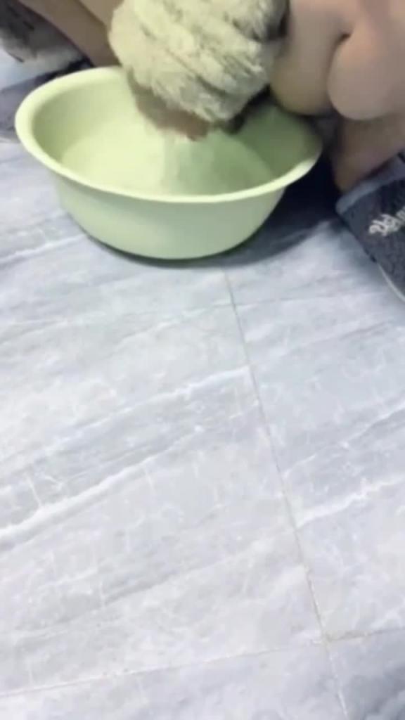 大屌女婿用鸡巴成功拿下丈母娘和老婆两只母狗 预览截图 1