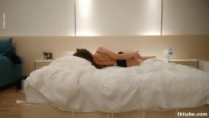 【午夜探花】铁鸡巴老哥昨晚重金约炮非常风骚的模特身材美女洗澡后半夜第三次啪啪 预览截图 6