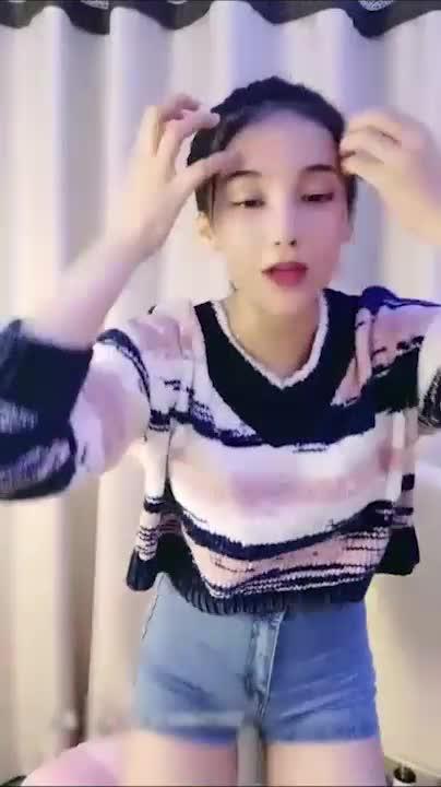 【学妹下海】脱离了大哥的禁锢,妹子单飞做主播大秀 预览截图 11