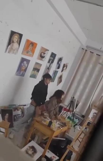 山东烟台画室学生激情啪啪 预览截图 6