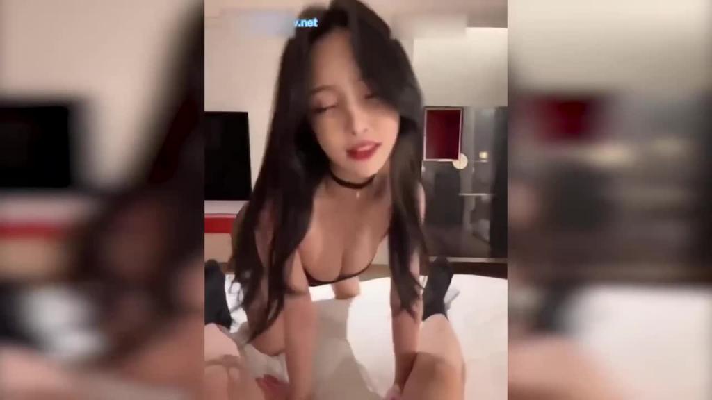 【女团下海】韩国女团成员下海_第一视角体验母狗调教 预览截图 1