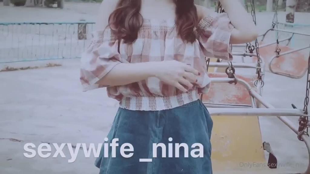 台湾漏出人妻博主 sexywife_nina (Nina) 四处晃荡的露出人妻 OFZYCB275 预览截图 4