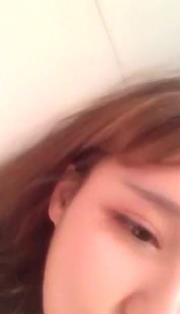高颜值长相清纯萌妹子KIKI第二部 自慰高潮喷水逼逼无毛很是诱惑 预览截图 1