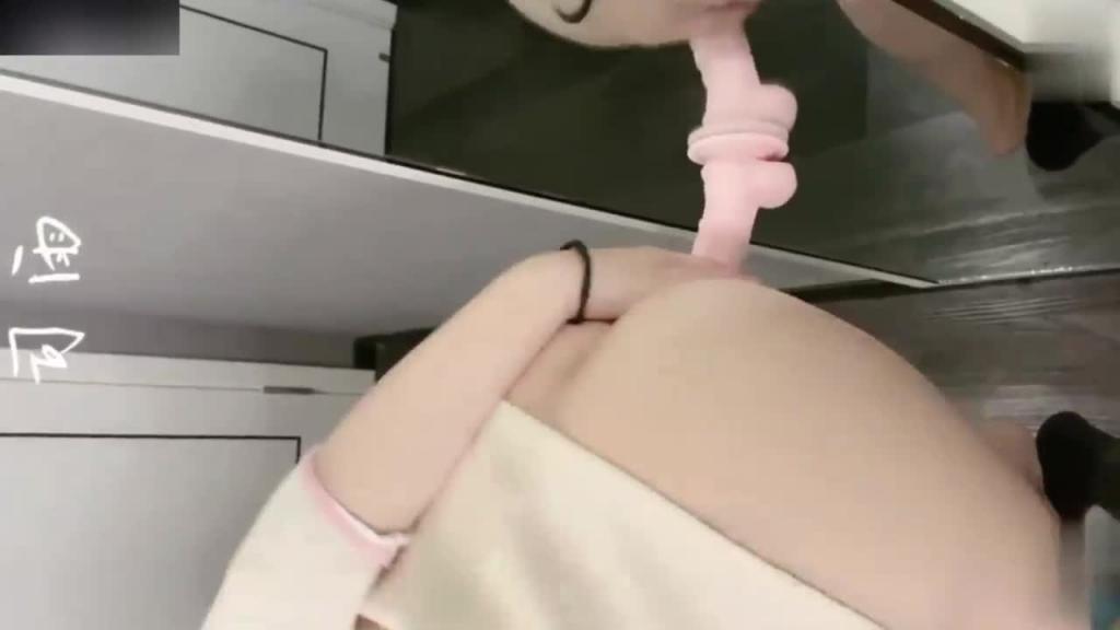 网红学生妹淫荡反差婊司雨旗袍雨女玩具抽刺粉嫩阴道 预览截图 6