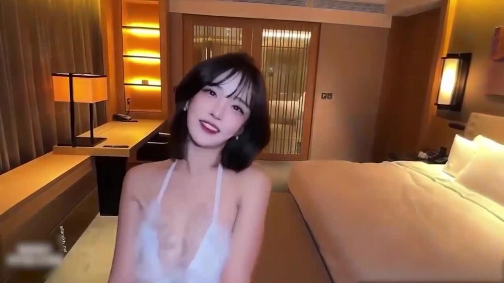【女团下海】韩国女团成员下海_第一视角体验母狗调教 预览截图 6