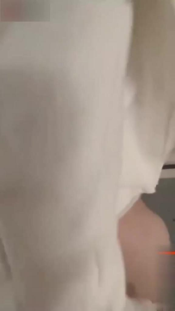 超级刺激，干到一半来人了，吓死了，极品女神玩偶姐姐高档餐厅楼梯做爱 预览截图 12