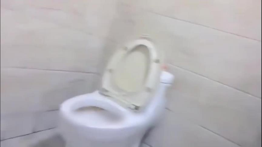 无套内射KTV点歌员,唱歌唱到一半拉进卫生间,舌吻小妹 预览截图 5