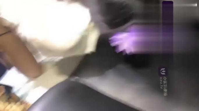 群调下贱巨乳母狗主人朋友面前扣逼户外共厕大门自慰抽打巨乳骚奶贱出天际 预览截图 12