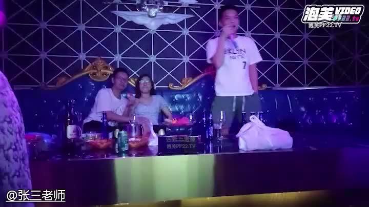 【夫妻交换全集05】宝马眼镜女研究生02，回房间换妻大战，舔逼调情再开操 预览截图 2