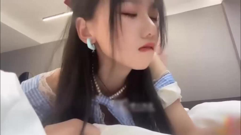 新晋UP主小包子,洛丽塔巨乳少女,女仆啪啪 预览截图 10