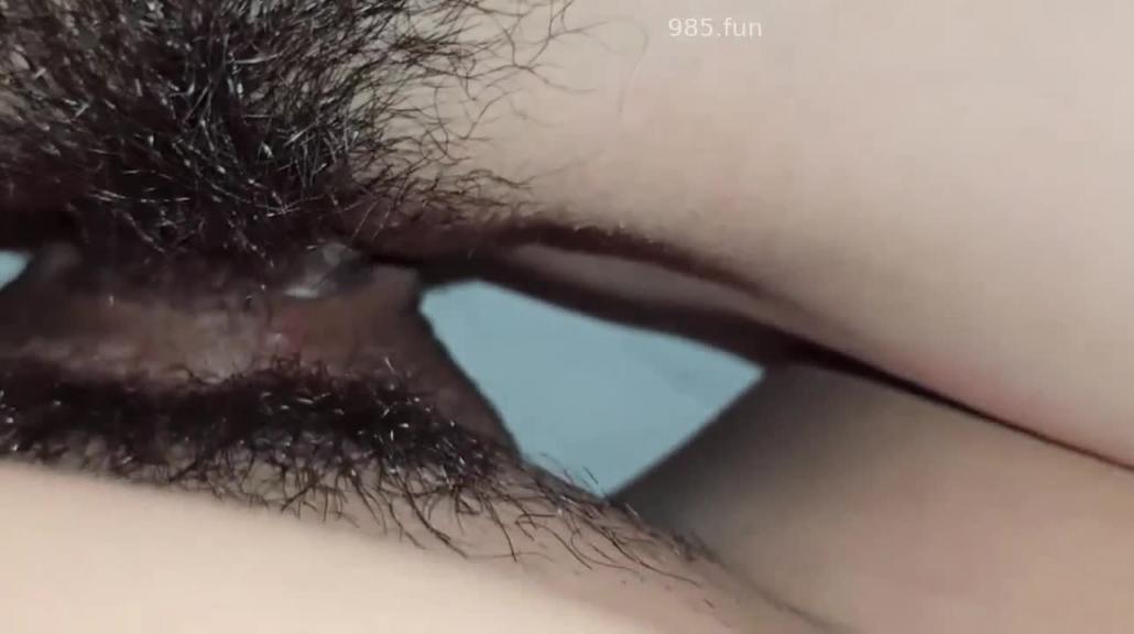 【五一假期淫乱亲妹】妹妹放假回来让我去车站接她,我却带她去情趣酒店开房了,没想到妹妹比我还饥渴,迫不及待洗澡上床诱惑我,骑乘女上位疯狂榨精内射! 预览截图 11