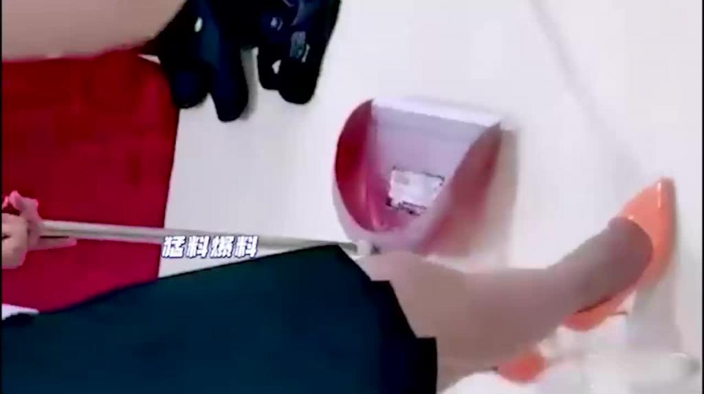 精虫上脑强操备孕嫂子，一炮把她干怀孕助力哥哥生野种！！！ 预览截图 1