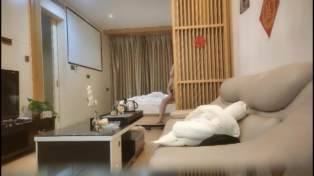 1/2极品20嫩妹 ，纤细美腿苗条身材 预览截图 3