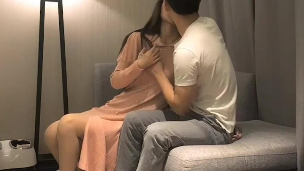约了个高挑模特身材的甜美女神 探花 预览截图 2