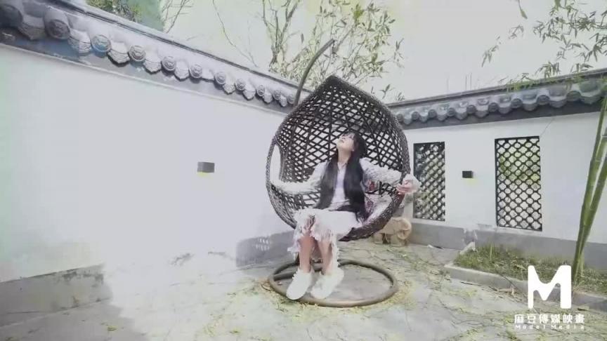 MSD-131-清纯少女嫩逼飘香 预览截图 2