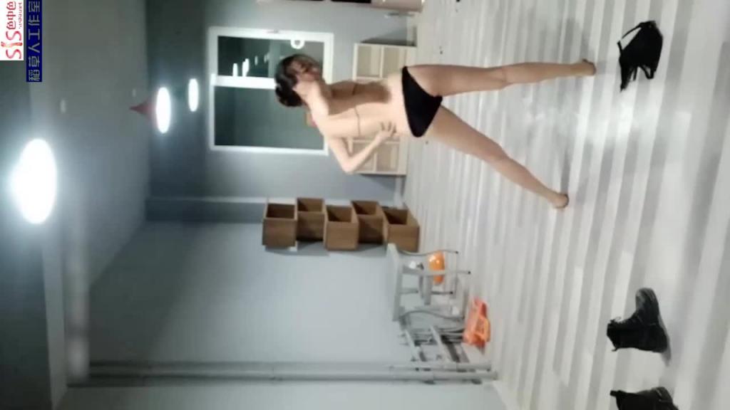 极品舞蹈女神全裸热舞 预览截图 4