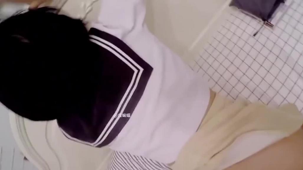乖乖的短发JK小嫩妹，白哲皮肤学生制服后入 预览截图 3