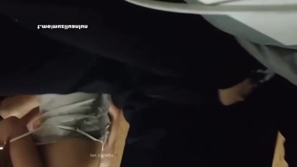 乱伦家族-爸爸双飞妈妈和小姨子当着孩子的面,两个小儿子在一旁万宁小姨子的奶子,儿子也跟着沾光 预览截图 6