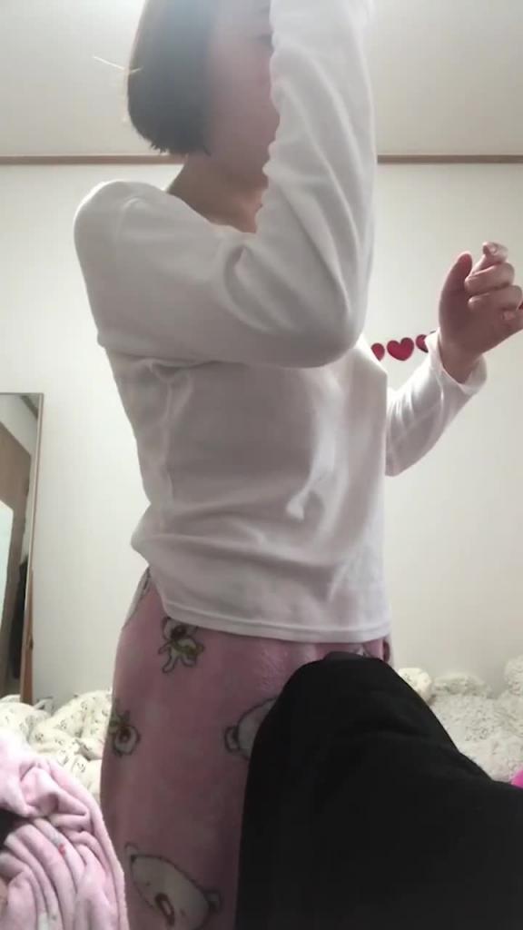 果然越漂亮可爱的妹纸背后越骚乖乖女眼镜高中生被主人指挥调教 预览截图 10