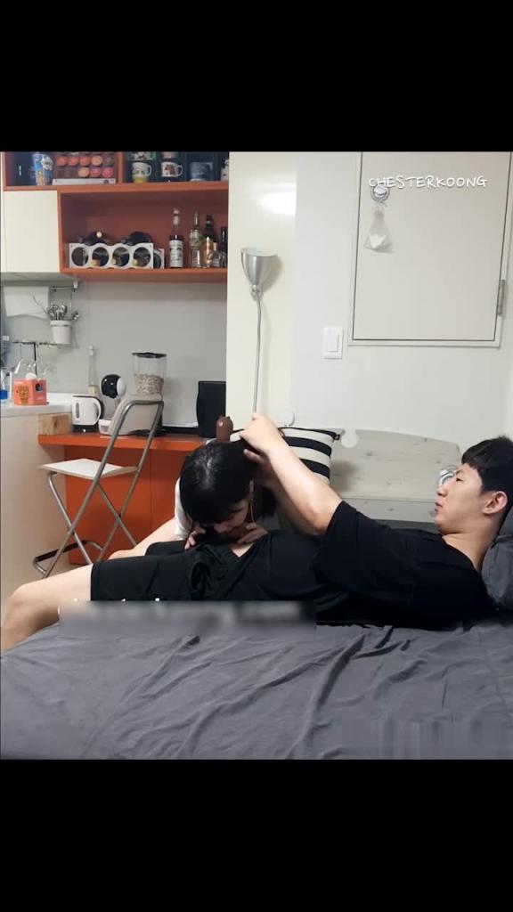 [精选]零零后援交小师妹玩逼无套内射小嫩逼 预览截图 1