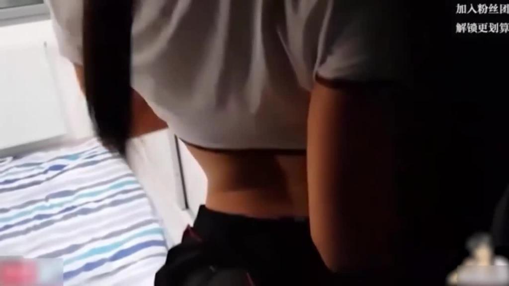 反差婊女神留学生“刘玥”经典黑人篇，富家女孩被爸爸的黑人司机虐操 预览截图 5