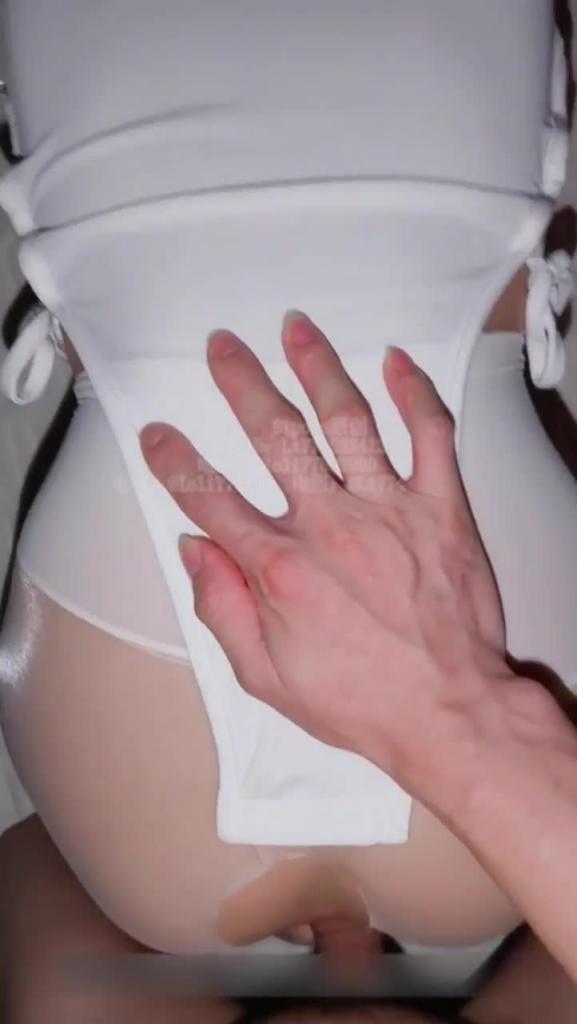 魔鬼身材超紧小嫩逼，舞蹈学姐床上喜欢一边被羞辱一边挨操！性感体操学姐站立后入骚逼 预览截图 7