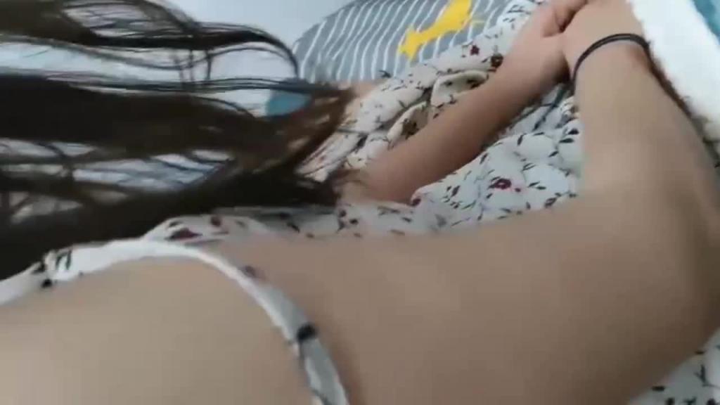 小姨子来家里看望怀孕的姐姐,晚上回去老婆安排我送她回家爽歪歪2 预览截图 3