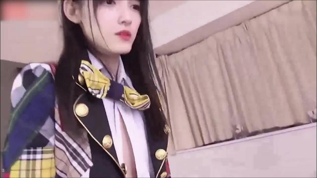 【情侣性爱】刚排完舞蹈回来的女友直接开操 预览截图 4