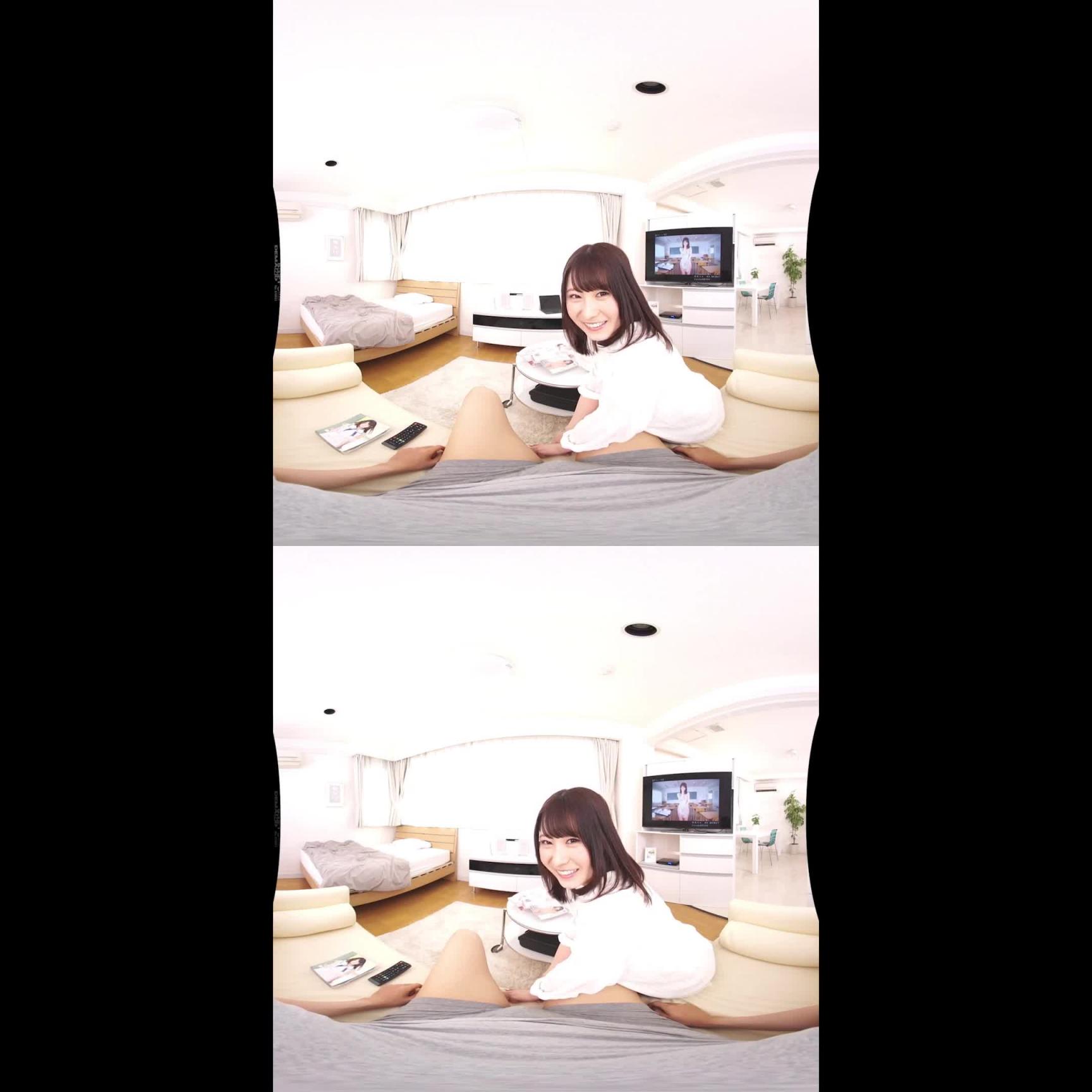 【1】VR SODstar飞鸟铃与你一起看片! 第一集 13dsvr00331 预览截图 2