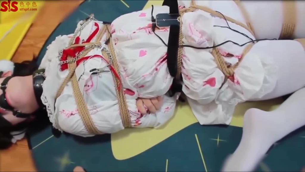 福利片:真实SM第九部,双马尾小萝莉,捆绑虐调皮鞭抽打,道具强制高潮,浪叫不断,真空窒息调教,请勿模仿 预览截图 8