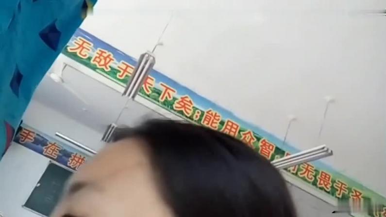离异饥渴人妻老师跟学生的性爱视频合集 预览截图 6