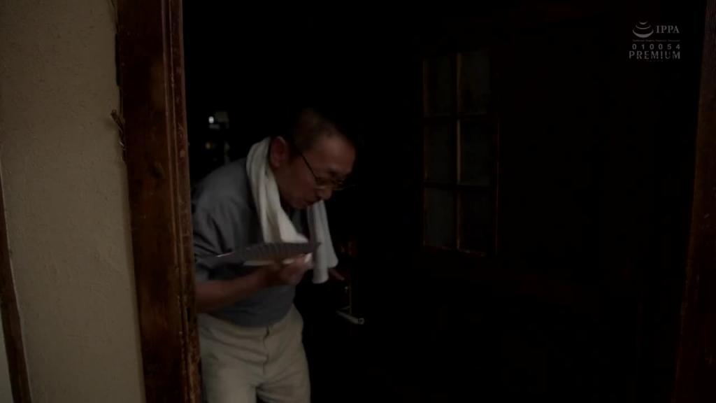 老公换工作地方在乡下闲暇的我…。与附近男人流汗做爱的午后。 永井玛丽亚 PRED-225 预览截图 9