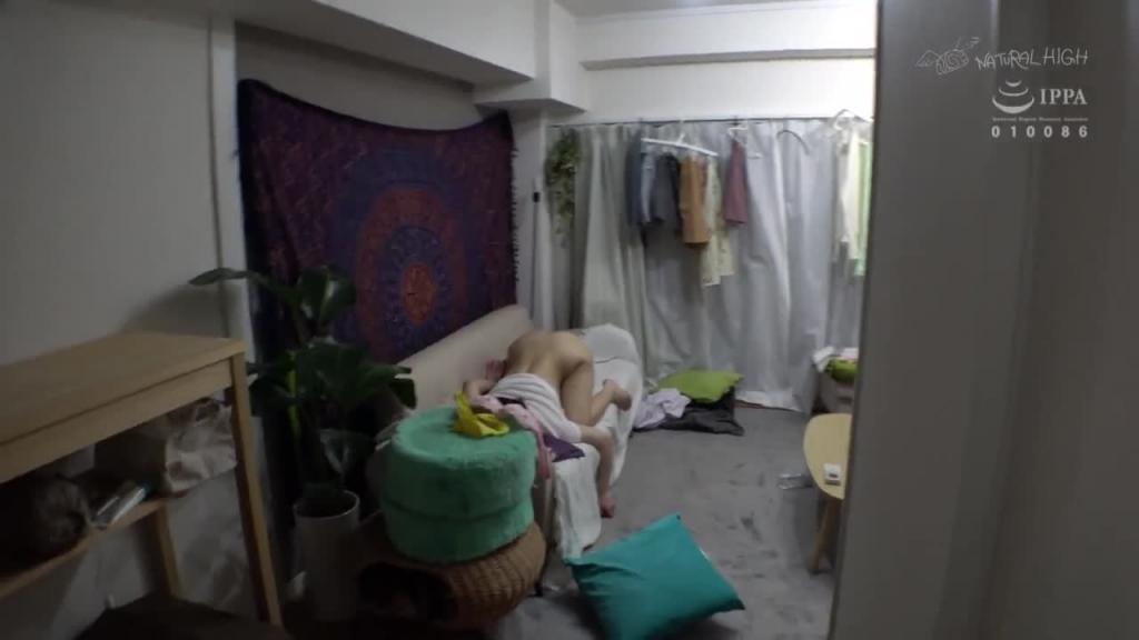 毎晩、在睡觉时间偷偷潜入家里恶作剧射精日记 被发现后就马上强暴! NHDTB-814 预览截图 12
