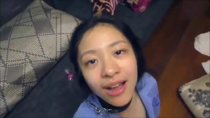 女中双马尾母狗白虎学生妹这么小就喜欢洋大屌 被当母狗调教吃精吞精 预览截图 12