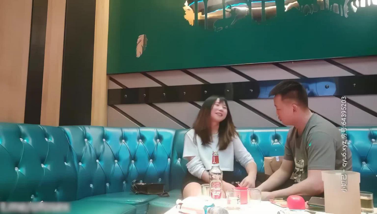 KTV喝到微醺开房,女的非常害羞,死活不肯就范! 预览截图 3