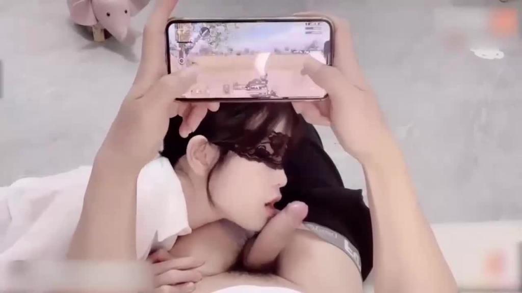 天花板级别小萝莉粉色情人不一样的吃鸡 预览截图 2