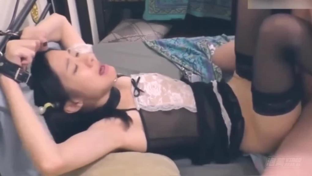 母狗留学生遭外国男友调教 预览截图 8