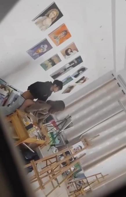 山东烟台画室学生激情啪啪 预览截图 12
