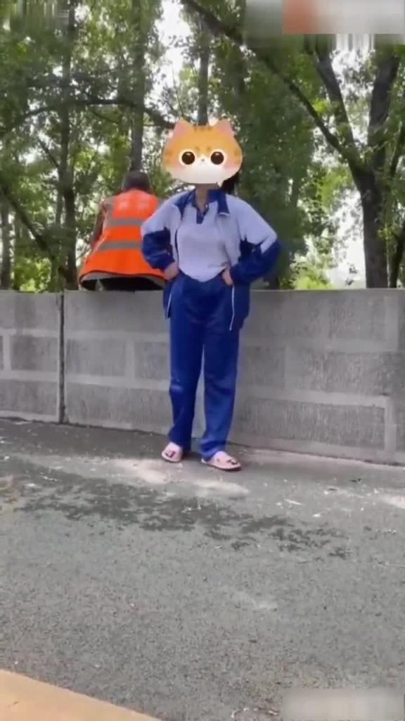 独家 吉林伊春二中李慧宇不雅视频流出爆料 小女孩年纪不大颜值,身材和奶子都是顶级!!! 预览截图 7