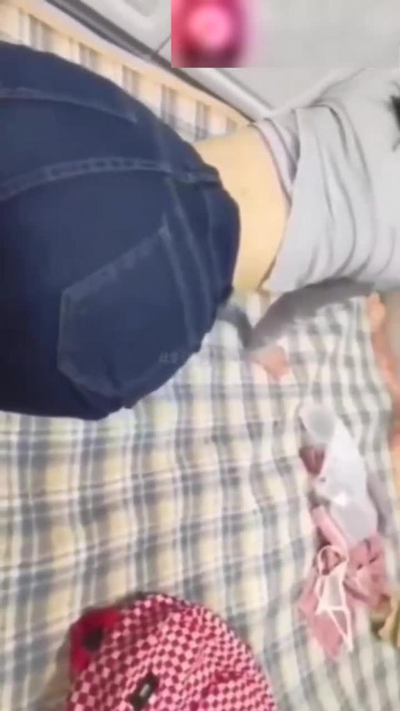 真实情侣泄密贱逼学生妹性奴口爆颜射无套爆插粉穴肥臀- 预览截图 4