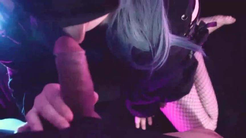 地雷系口罩美少女cosplay性感蓝精灵，超敏感阴蒂被玩到突起，撅起屁股满心期待内射 预览截图 7